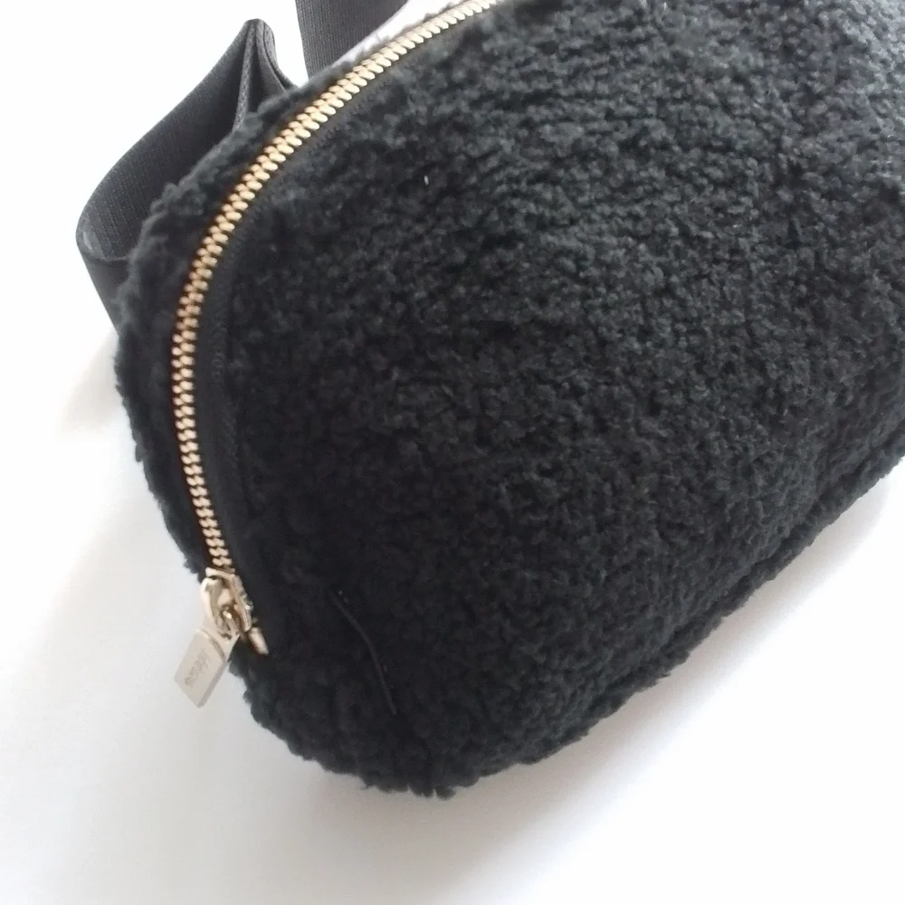 NEW Lululemon Athletica Everywhere Belt Bag Fleece Sherpa Black 1L - Picture 6 of 13